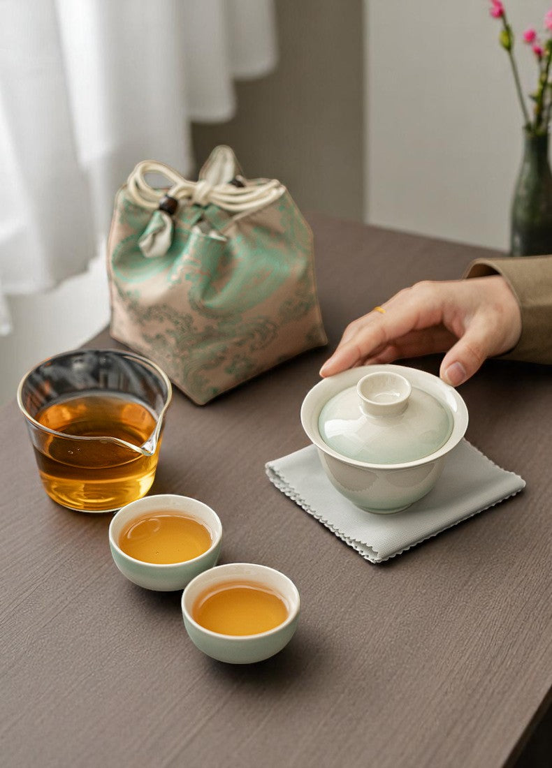 6-Piece Gaiwan Set with Embroidered Case & Gradient Glaze Options